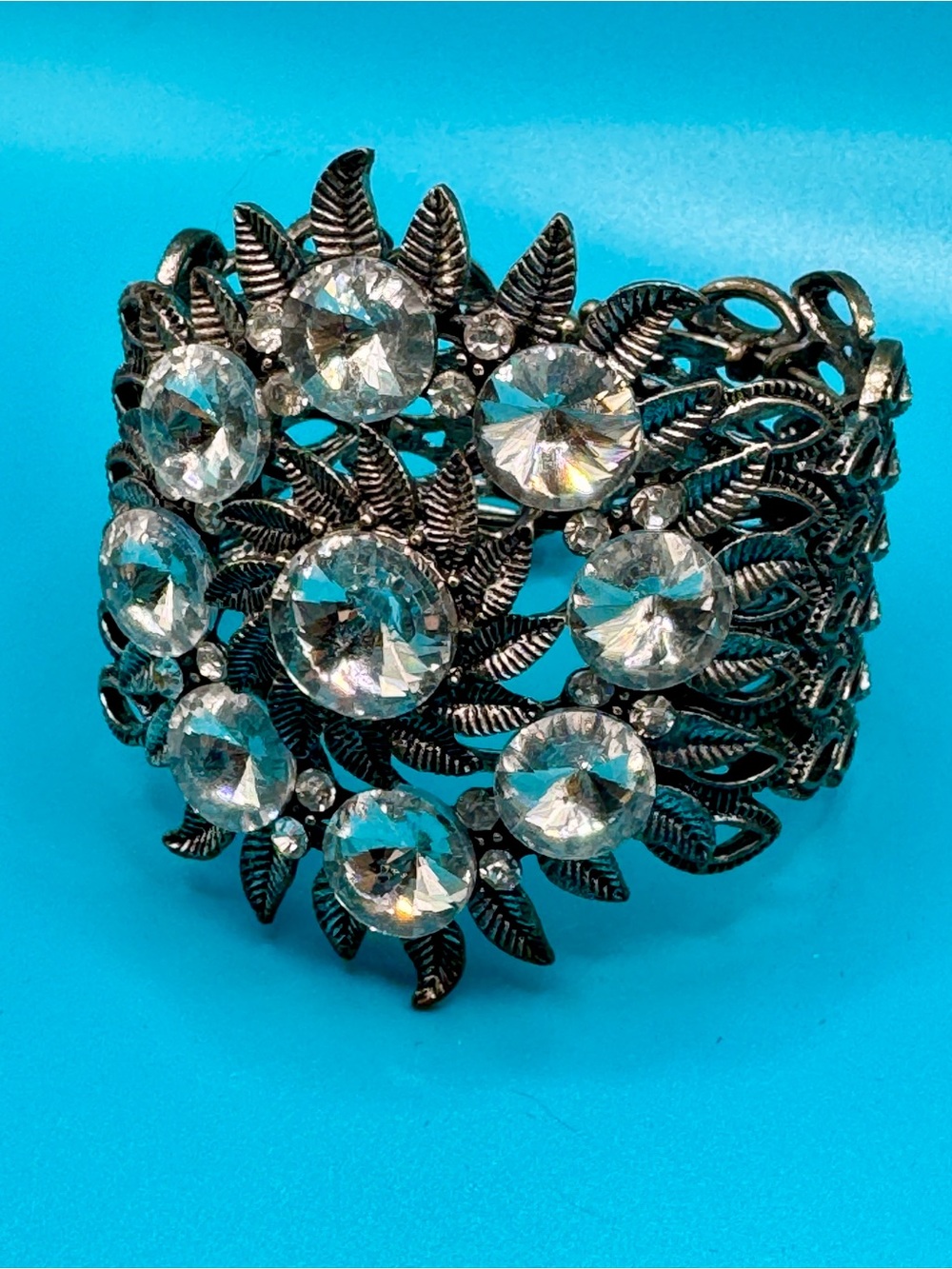 Vintage-Inspired Art Deco Style Leaf Motif Cuff Bracelet